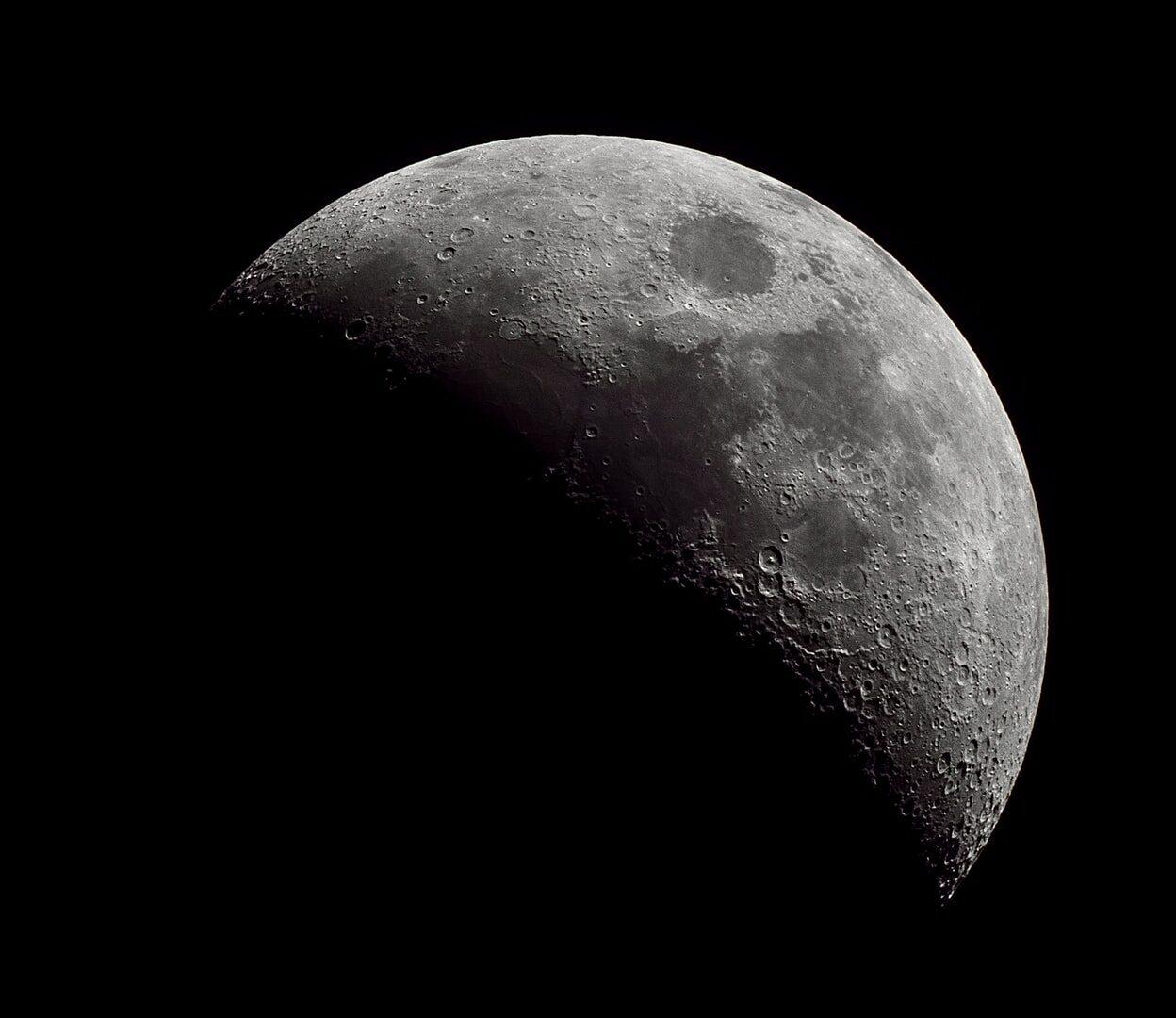 primeira mulher na lua