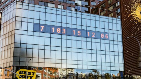 Relógio do Clima em Nova York faz contagem regressiva para desastre climático