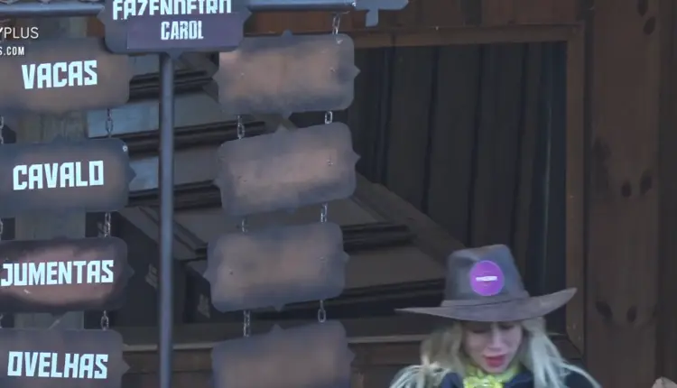 Na imagem, quadro com as tarefas e nomes dos participantes de A Fazenda 2020