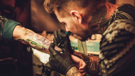 10 coisas que você precisa saber antes de fazer a 1ª tatuagem