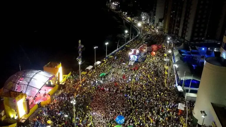Carnaval 2021: blocos e camarotes de Salvador vendem abadás
