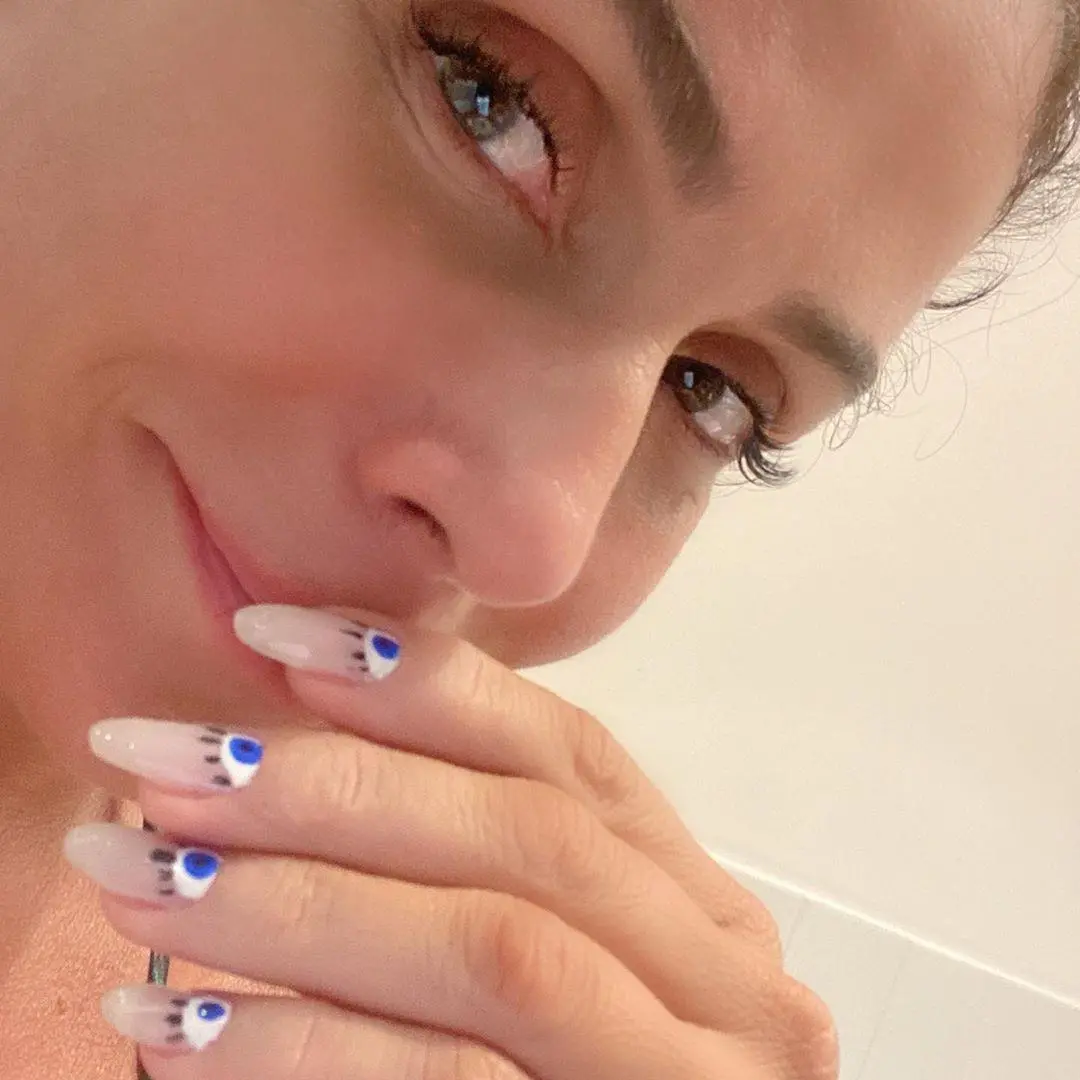 Nail art de olho grego da Giovanna Antonelli (Foto: @giovannaantonelli/Instagram/Reprodução)