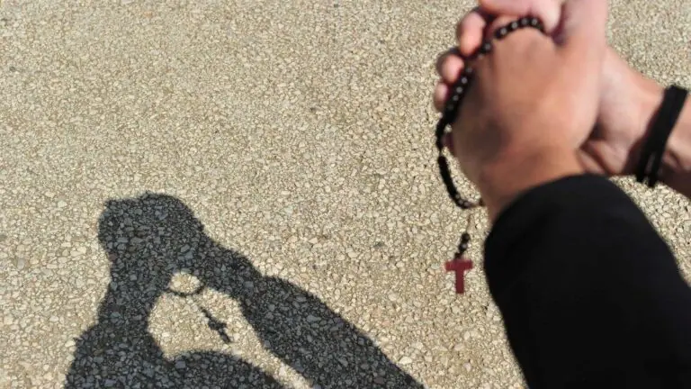 Oração Maria Passa na Frente ajuda em casos difíceis e dá paz