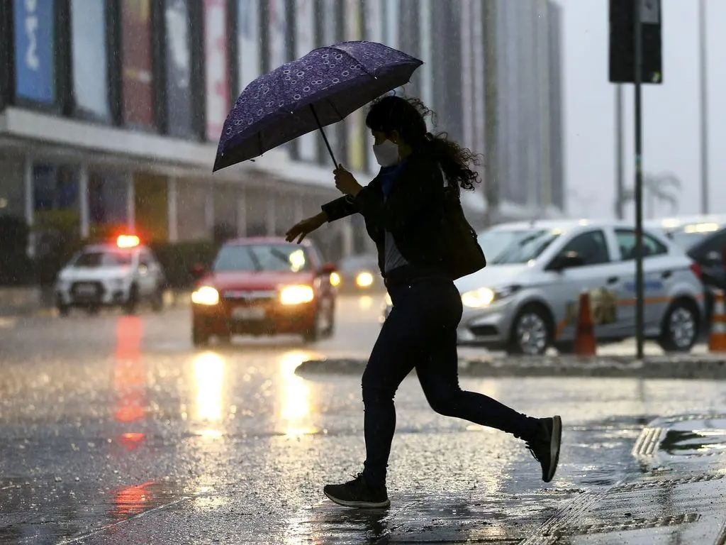 Previsão do tempo para feriado prolongado é de chuva em SP e pelo Brasil. Foto: Marcelo Casal/Agência Brasil