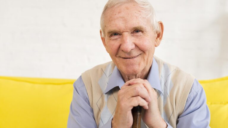 Aposentados tem direito à revisão do teto do INSS; saiba fazer o pedido