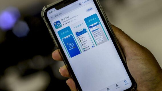 Beneficiários excluídos do auxílio de R$300 podem contestar decisão do Governo