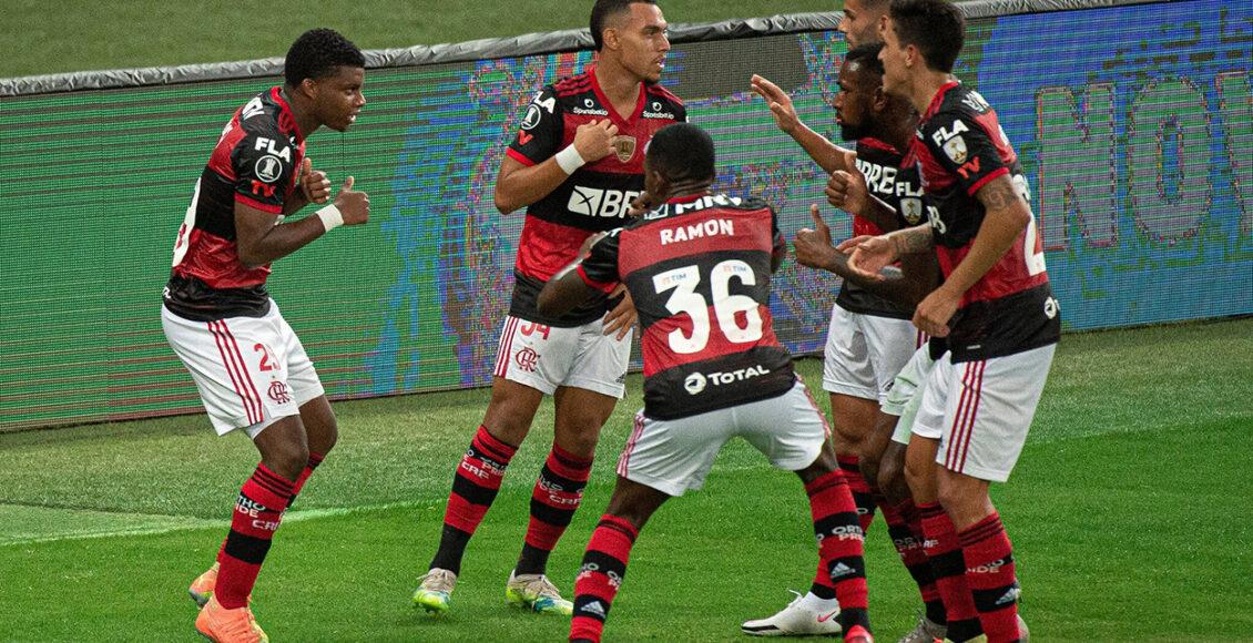 Jogadores do Flamengo contra o Independiente del Valle