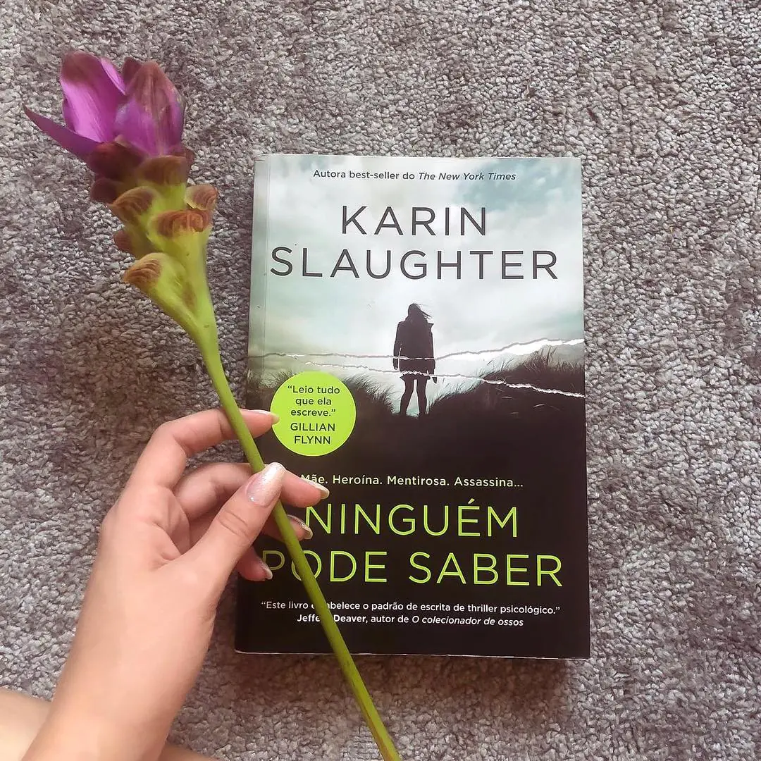 Imagem mostra livro sugerido por Sophia Abrahão