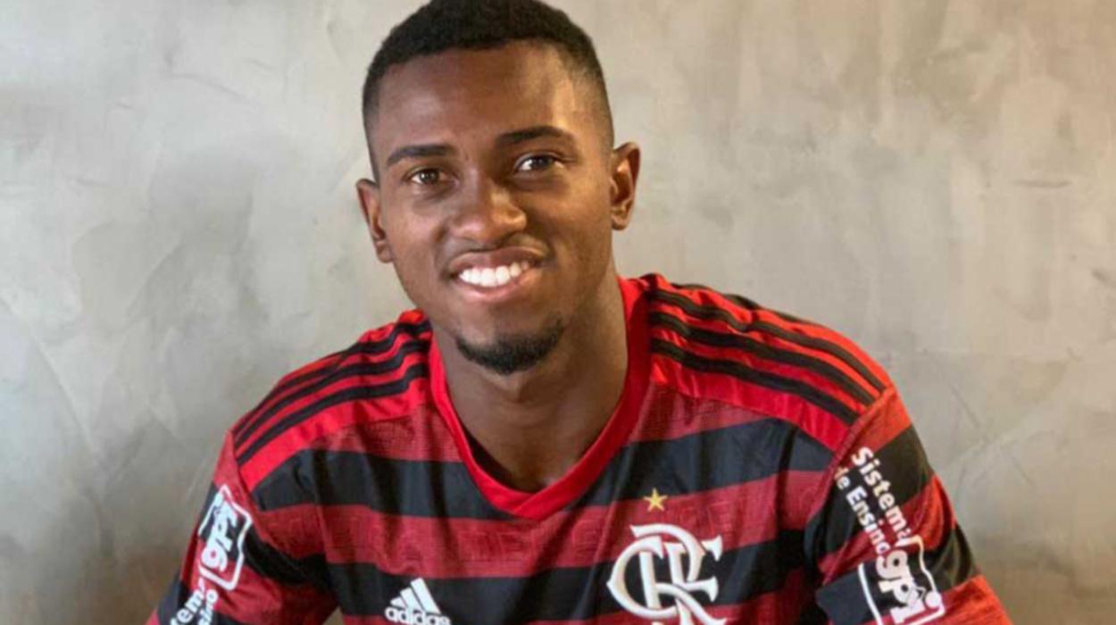 Otávio, zagueiro da base do Flamengo