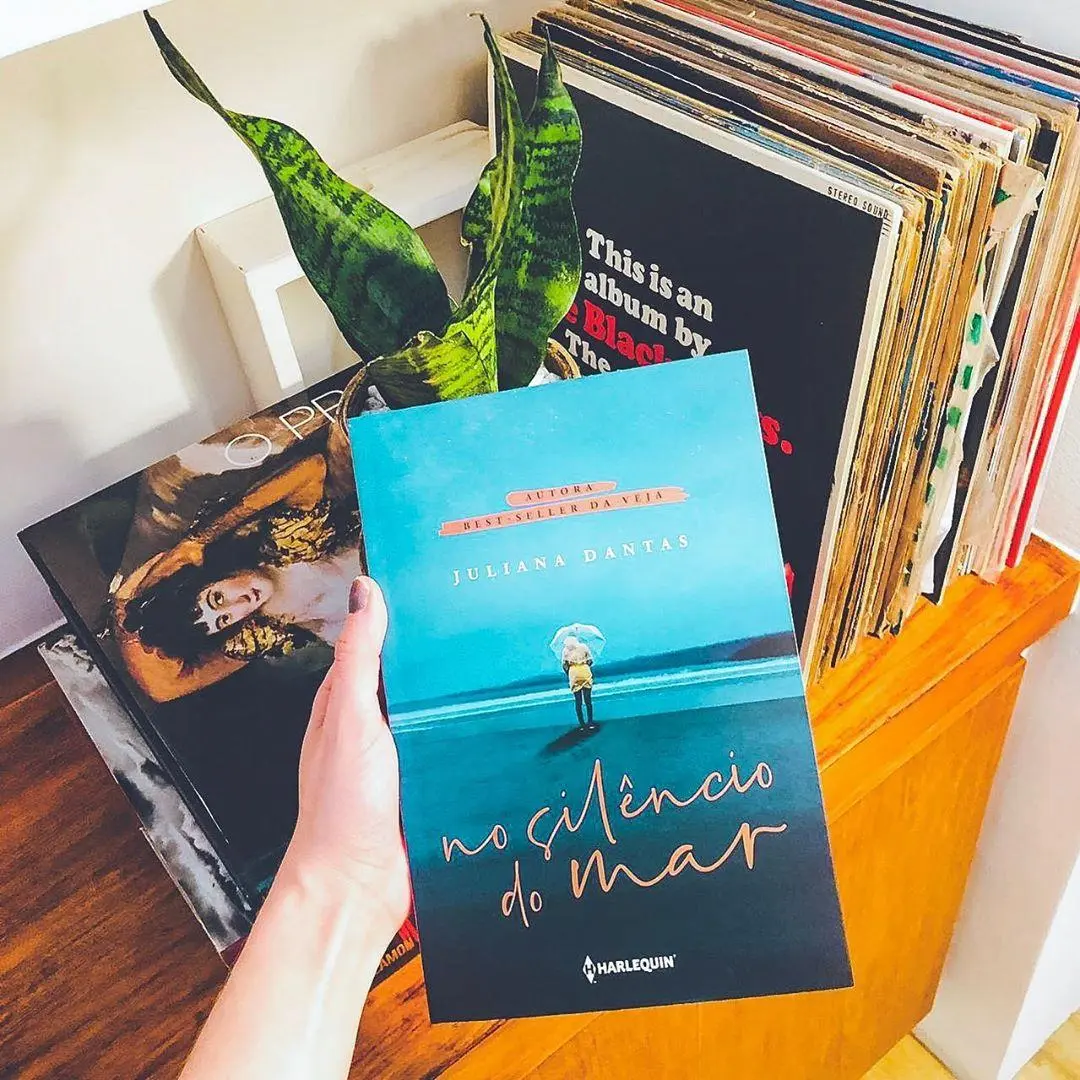 Imagem mostra livro sugerido por Sophia Abrahão