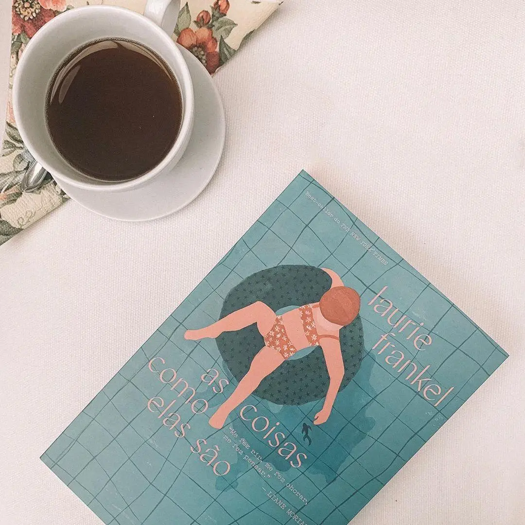 Imagem mostra livro sugerido por Sophia Abrahão