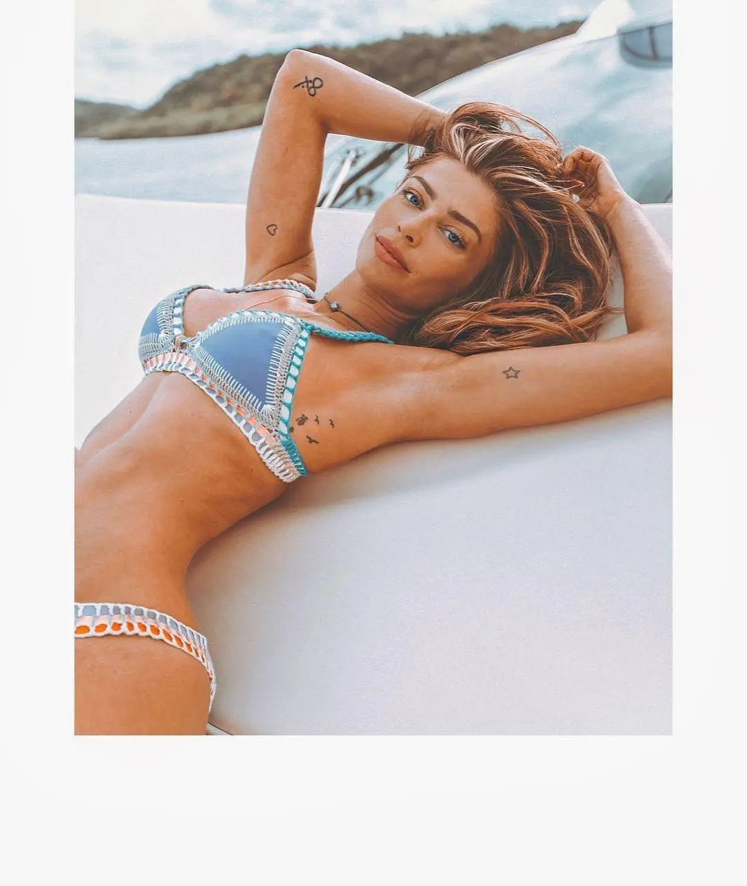 Imagem mostra tatuagens da Grazi Massafera