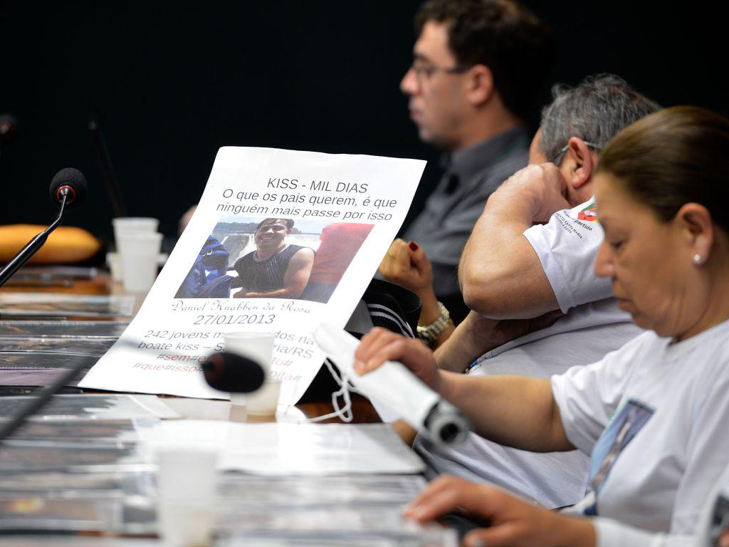 Famílias de vítimas de incêndio da Boate Kiss