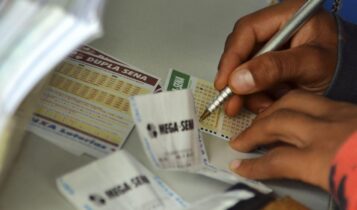 Acumulada, Mega-Sena pode pagar até R$ 32 milhões no sorteio na quinta
