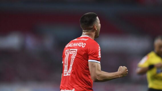 Jogos de hoje na TV: confira as partidas de futebol deste sábado (31)