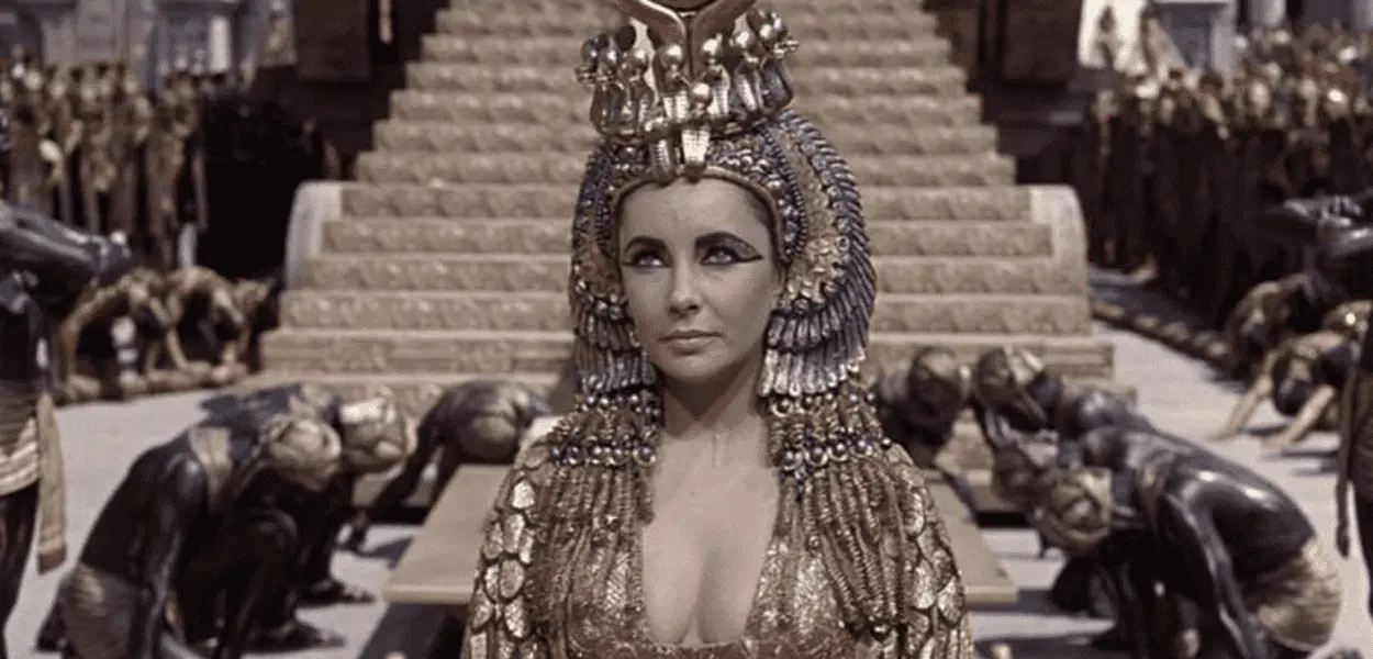 Gal Gadot não será a primeira mulher a interpretar Cleópatra, a primeira foi a atriz Eliabeth Taylor. Fonte: Reprodução
