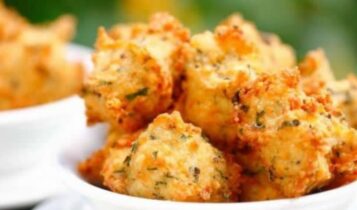 Imagem mostra bolinho de arroz frito