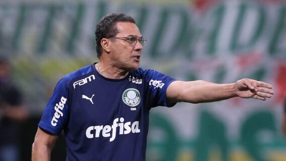 Vanderlei Luxemburgo é demitido do Palmeiras após derrota para o Coritiba