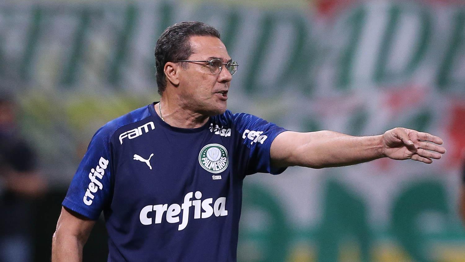 Vanderlei Luxemburgo é demitido do Palmeiras após derrota para o Coritiba