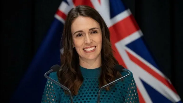 Eleição na Nova Zelândia: Partido Trabalhista de Jacinda Ardern obtém vitória esmagadora