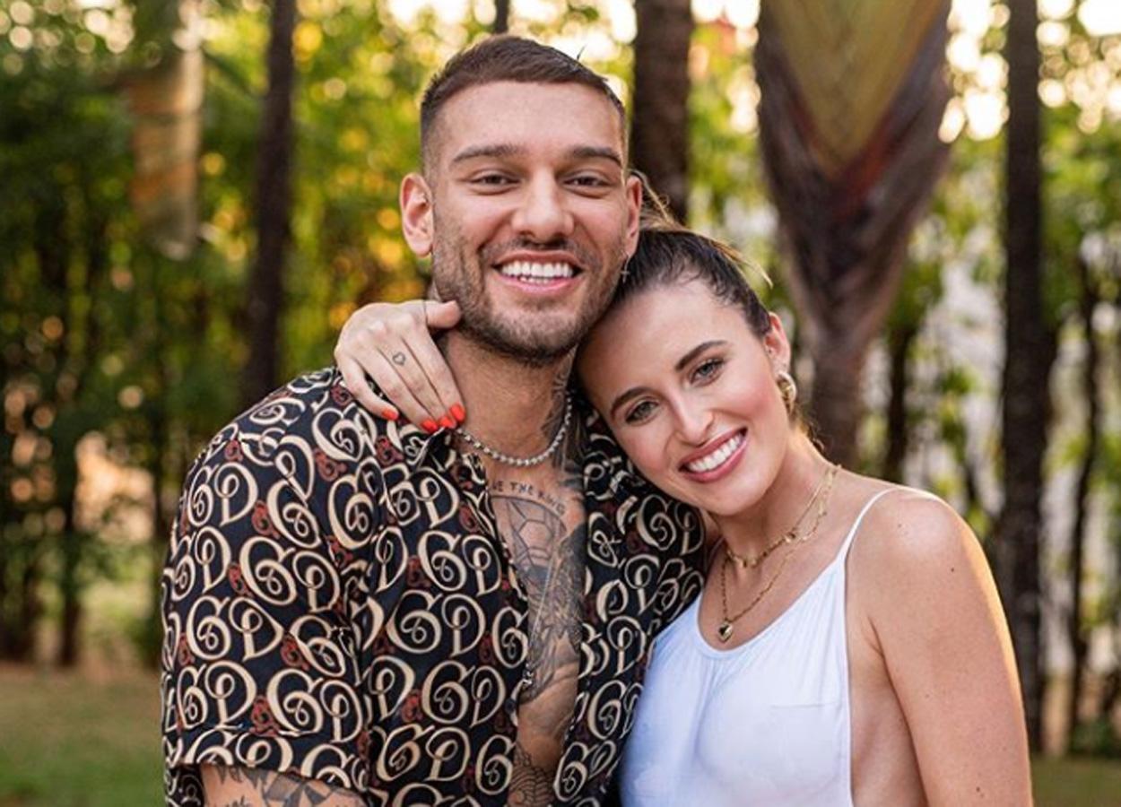 Lucas Lucco e Lorena Carvalho revelam o sexo do bebê