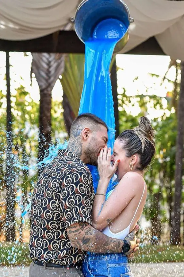 Lucas Lucco e Lorena Carvalho revelam sexo do bebê