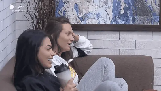 A Fazenda 2020: MC Mirella revela que toma leite na mamadeira