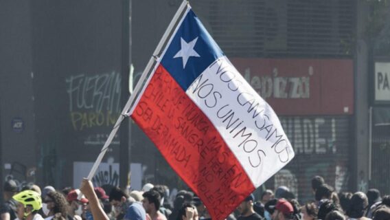 Manifestações no Chile: milhares protestam antes de referendo histórico