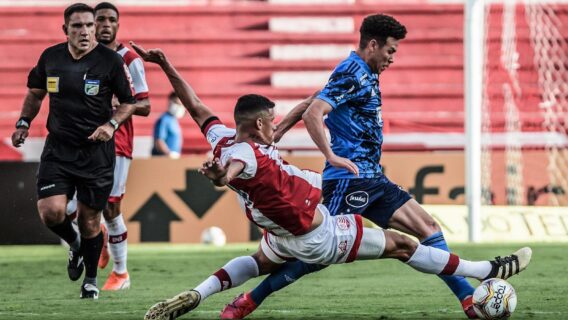 Jogos de hoje na TV: confira as partidas de futebol desta sexta (30)