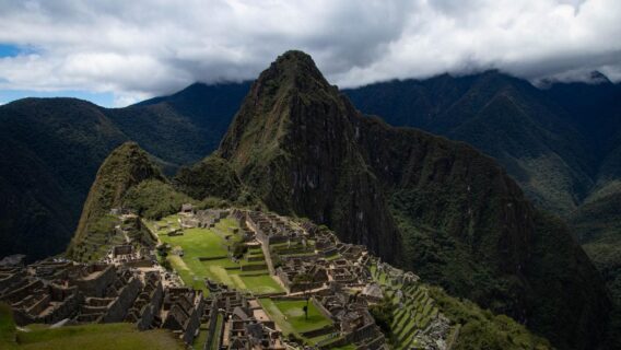 Peru abre Machu Picchu para um único turista abandonado pela pandemia