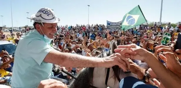 Eleições 2020 Foto mostra o presidente Jair Bolsonaro em comício