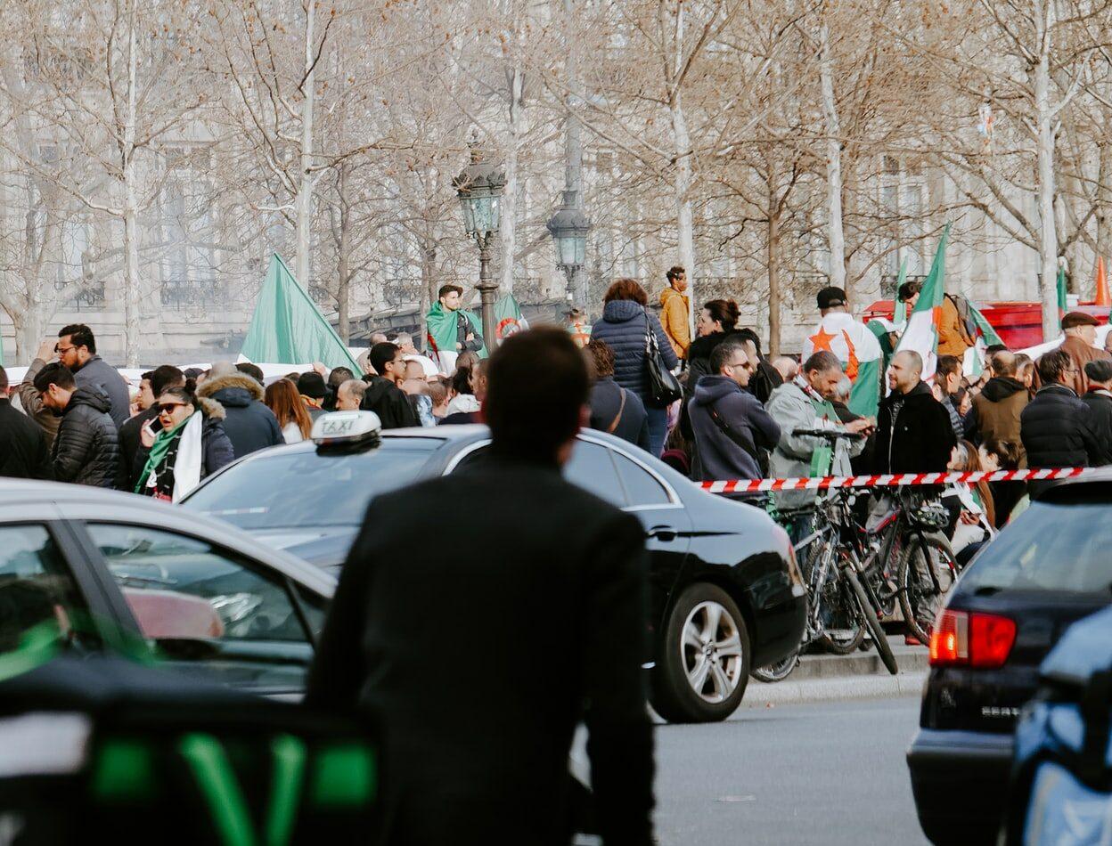 Professor é decapitado em Paris