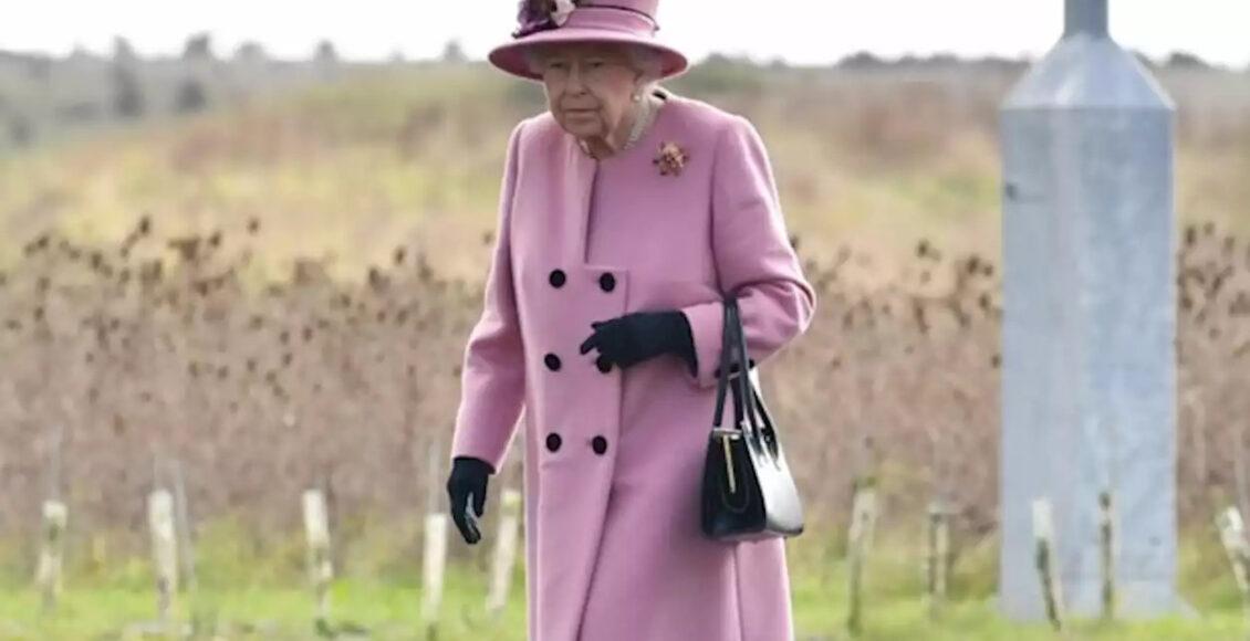 Rainha Elizabeth II aparece pela primeira vez 