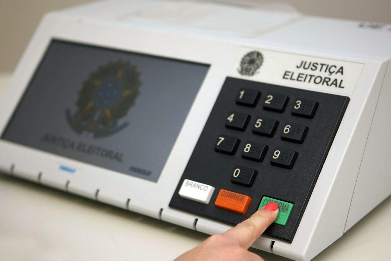 Foto mostra urna eletrônica para eleições 2020 - história da urna eletrônica