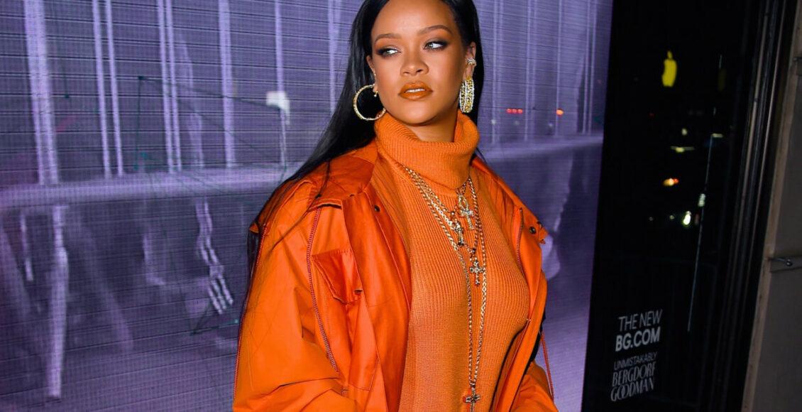 Rihanna pede desculpas