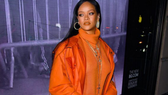 Rihanna pede desculpas a muçulmanos após desfile