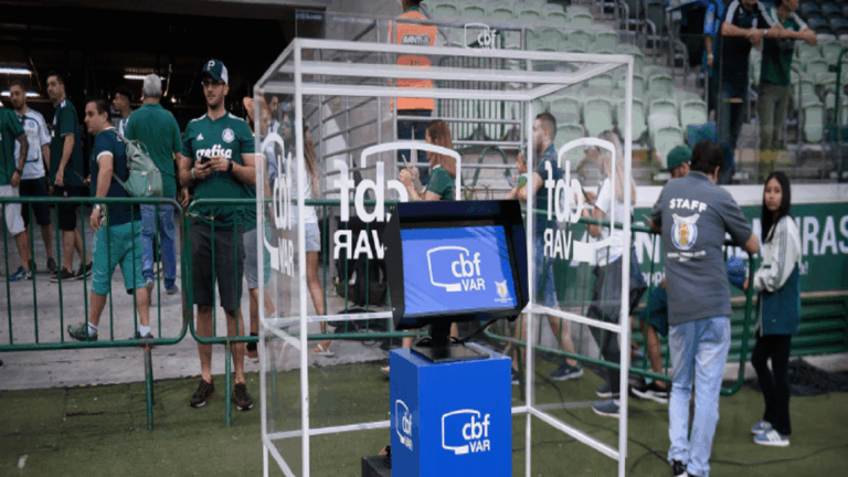 Var e as maiores polêmicas no futebol brasileiro desde sua implantação