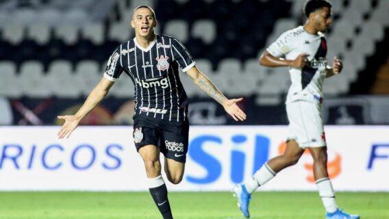 Corinthians vence Vasco por 2 a 1, e mantém tabu de 10 anos