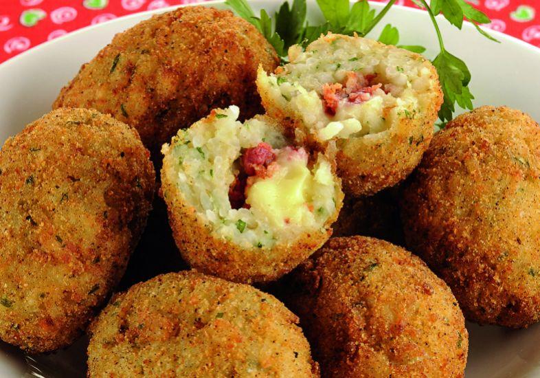 bolinho arroz recheado queijo