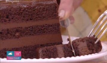 Bolo mousse de chocolate: Ana Maria Braga ensina receita fácil Bolo mousse de chocolate: Ana Maria Braga ensina receita fácil