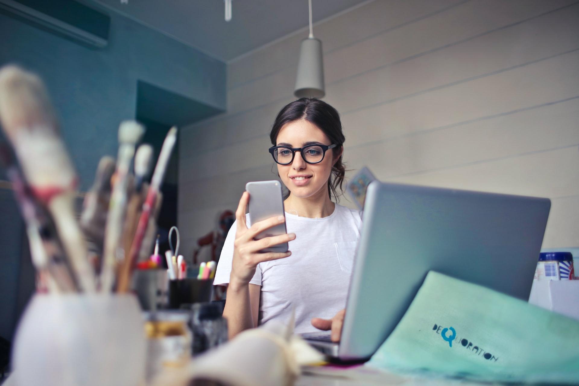 Mulher no ambiente de trabalho