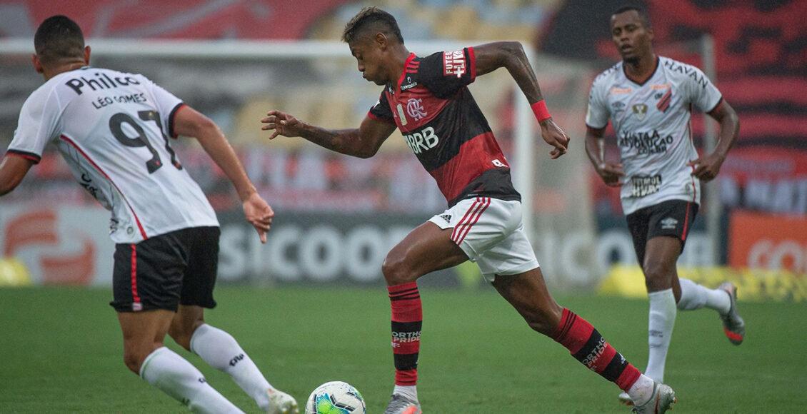 Bruno Henrique, do Flamengo, contra o Athletico-PR