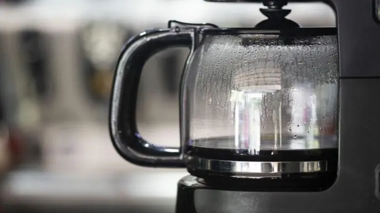 Cafeteira hackeada: especialista mostra como aparelhos domésticos não estão seguros