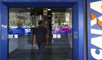 Agência da Caixa. Saque-aniversário.