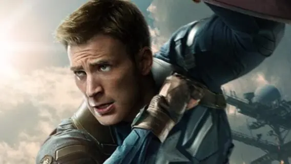 Chris Evans, o Capitão América, revela tatuagem e web vai ao delírio