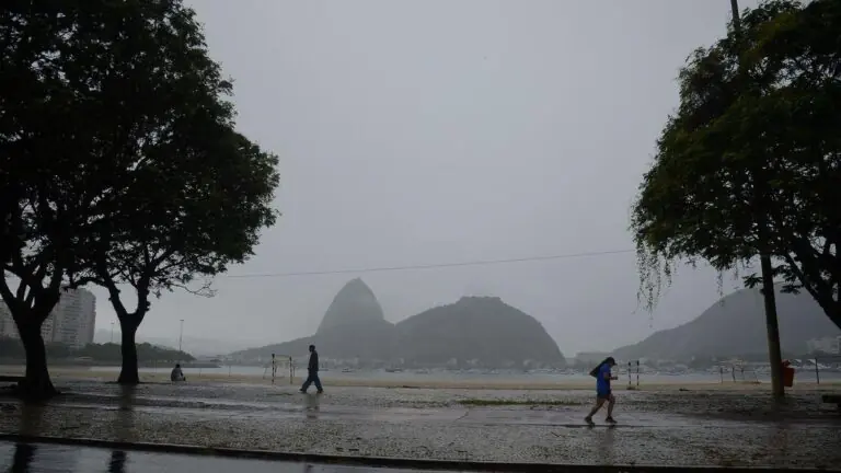 Previsão do tempo para o feriado de 2 de novembro é chuva