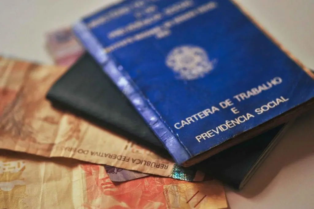 Redução de salário e da jornada de trabalho vai valer para 2021?