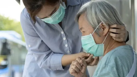 Saiba quem tem direito de receber a vacina da Covid-19 em casa