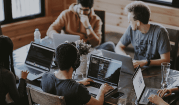 matéria fala sobre os investimentos feitos em fintechs em 2021, até abrilfintech
