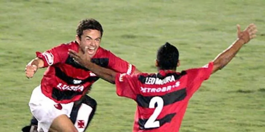 Juan comemora gol do título do Flamengo na Copa do Brasil de 2006